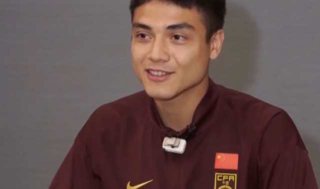 吾米提江谈小球迷落泪：我差点眼泪也掉下来，很开心起到榜样作用