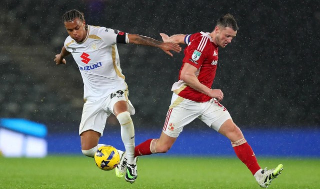 彩票网-英媒：英乙斯文登派侵犯私处而遭禁赛的球员上场，或将面临取消资格处罚