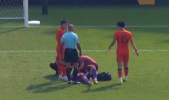 彩票网开奖记录-虚惊一场！李昊受伤倒地，队医入场治疗，对手爆射击中横梁